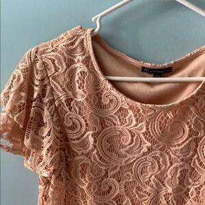 ADRIANA PAPELL LACE TOP  BLOUSE SIZE L FULLY LINED EUC